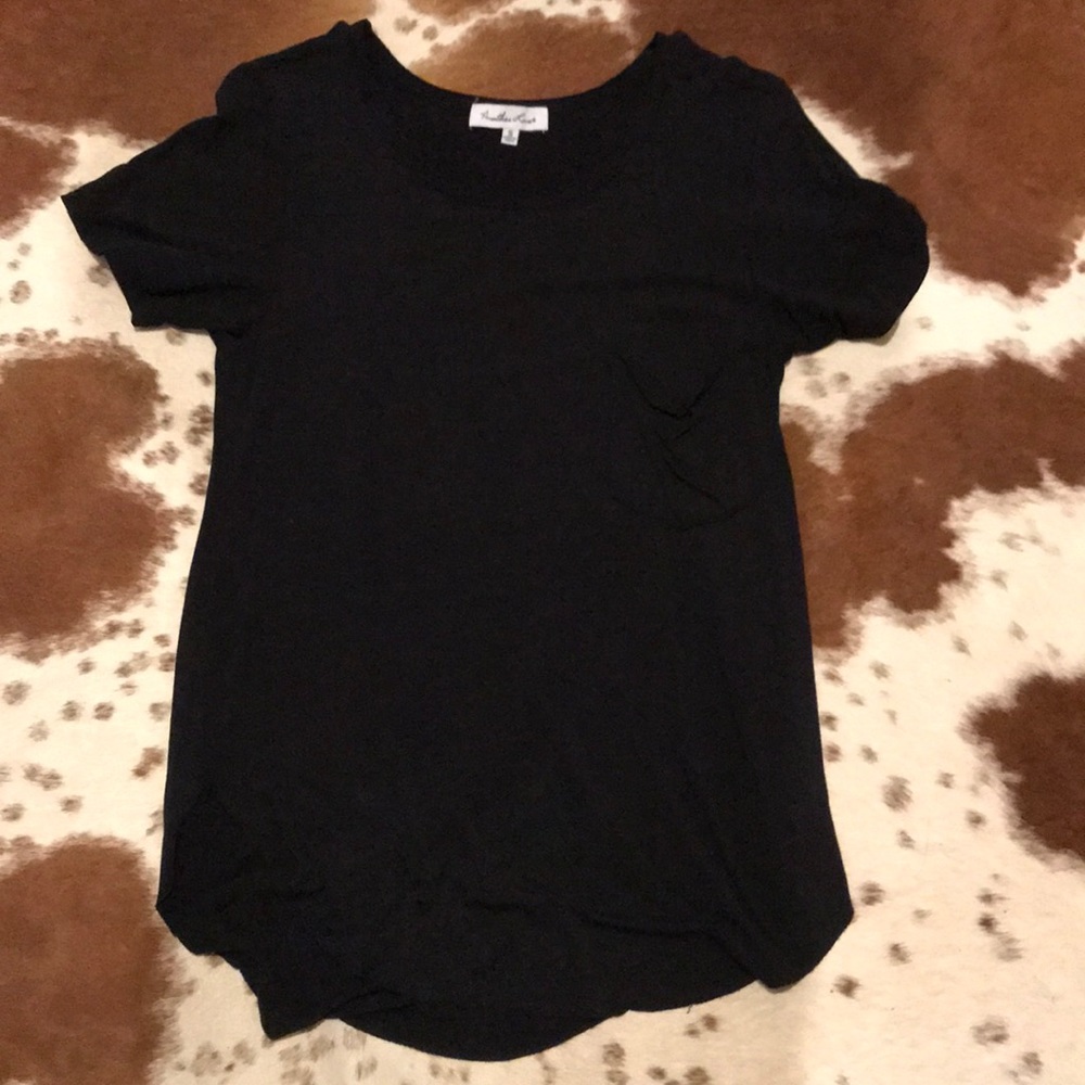 Black tee